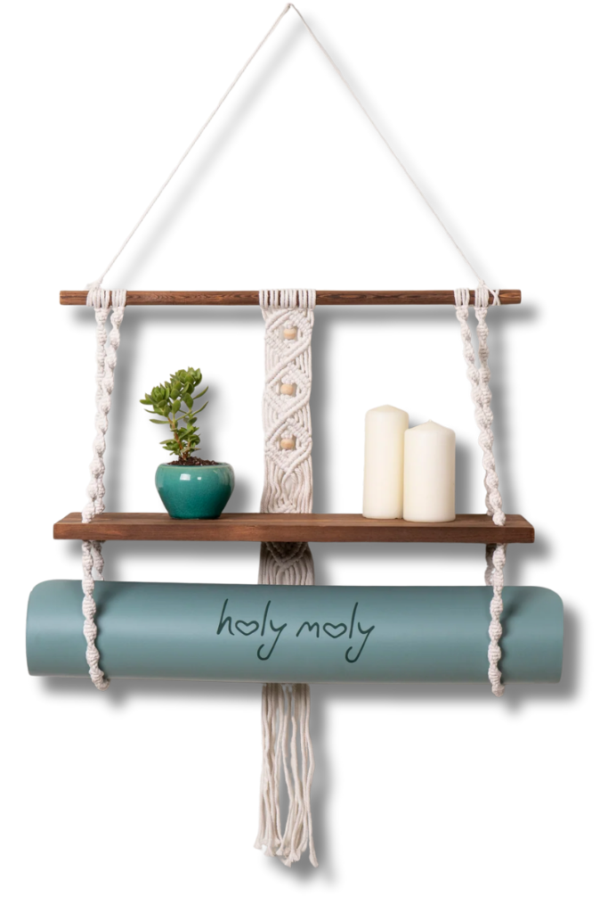 מדף יוגה איכותי ומעוצב להחזקת מזרן - עבודת יד עם עיטורי מקרמה