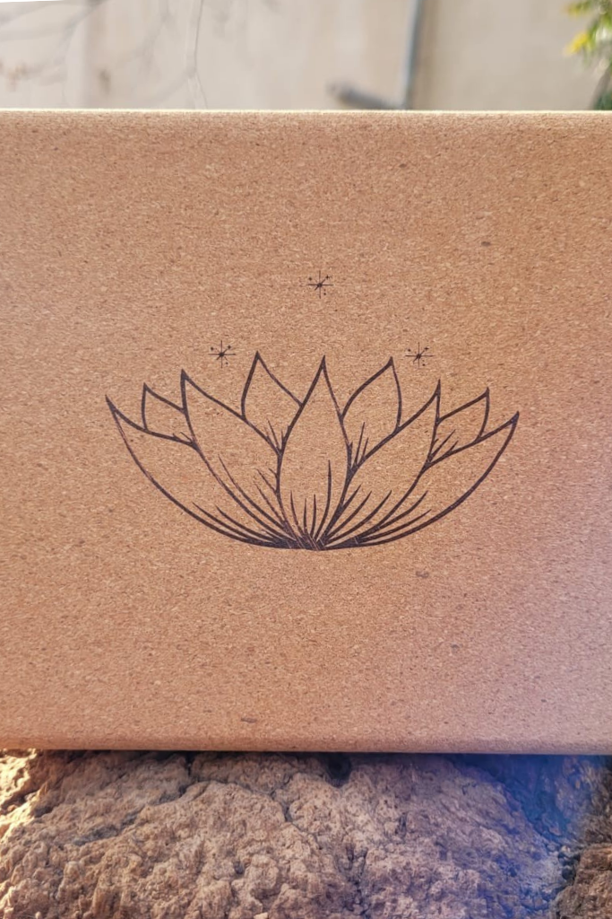 קוביית יוגה - שעם טבעי